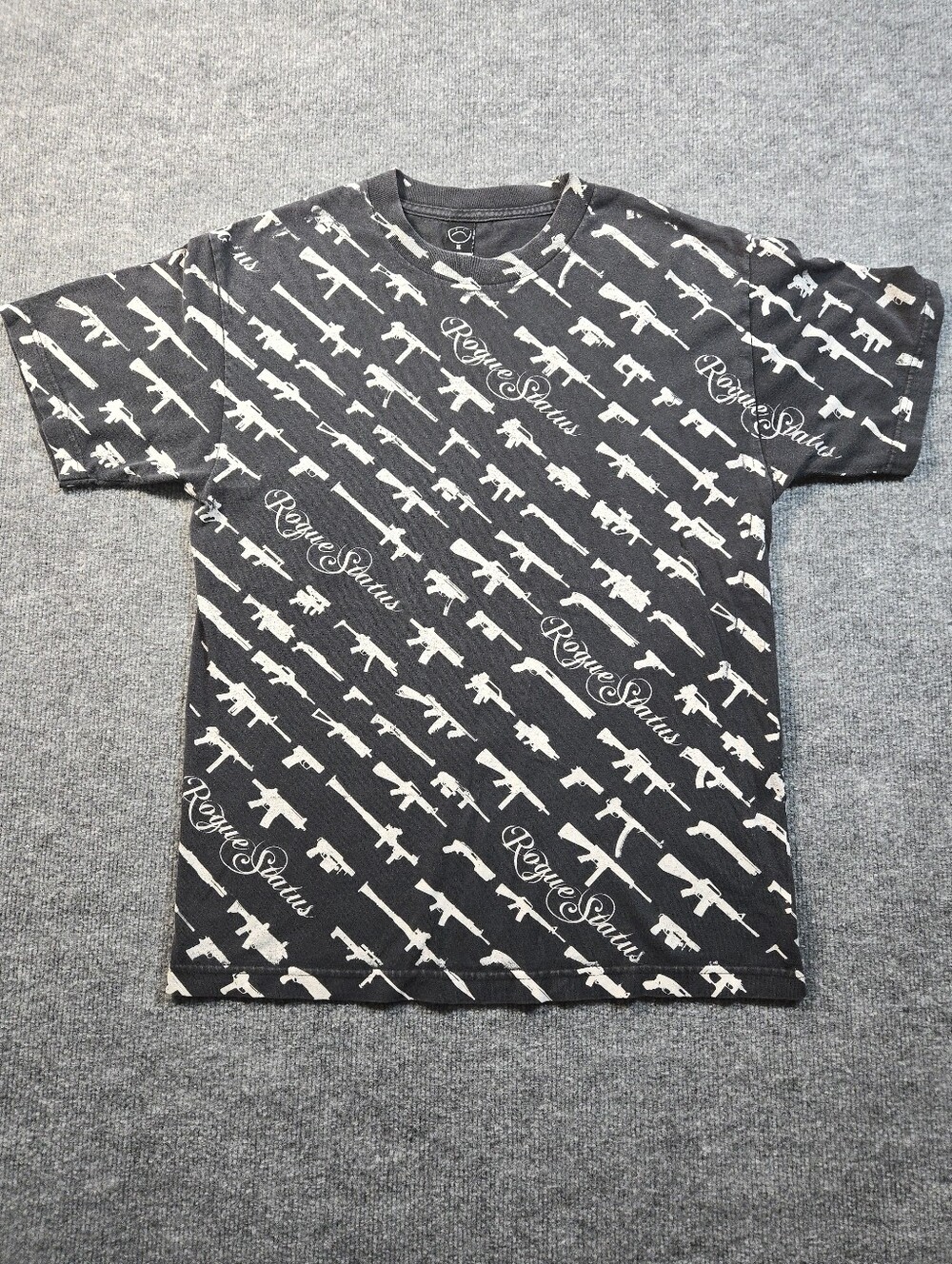 Rogue Status All Over Gun Print T-Shirt Black Men's Medium Vintage Streetwear